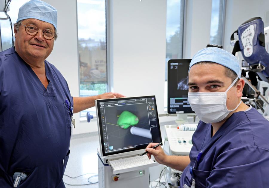 Gents ziekenhuis spoort prostaatkanker op met behulp van robot