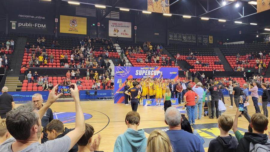 Au premier rang lors de la Supercup de basket au COREtec DÔME