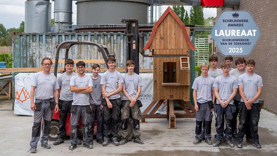 Jong talent bouwt iconische Buurtmolen na